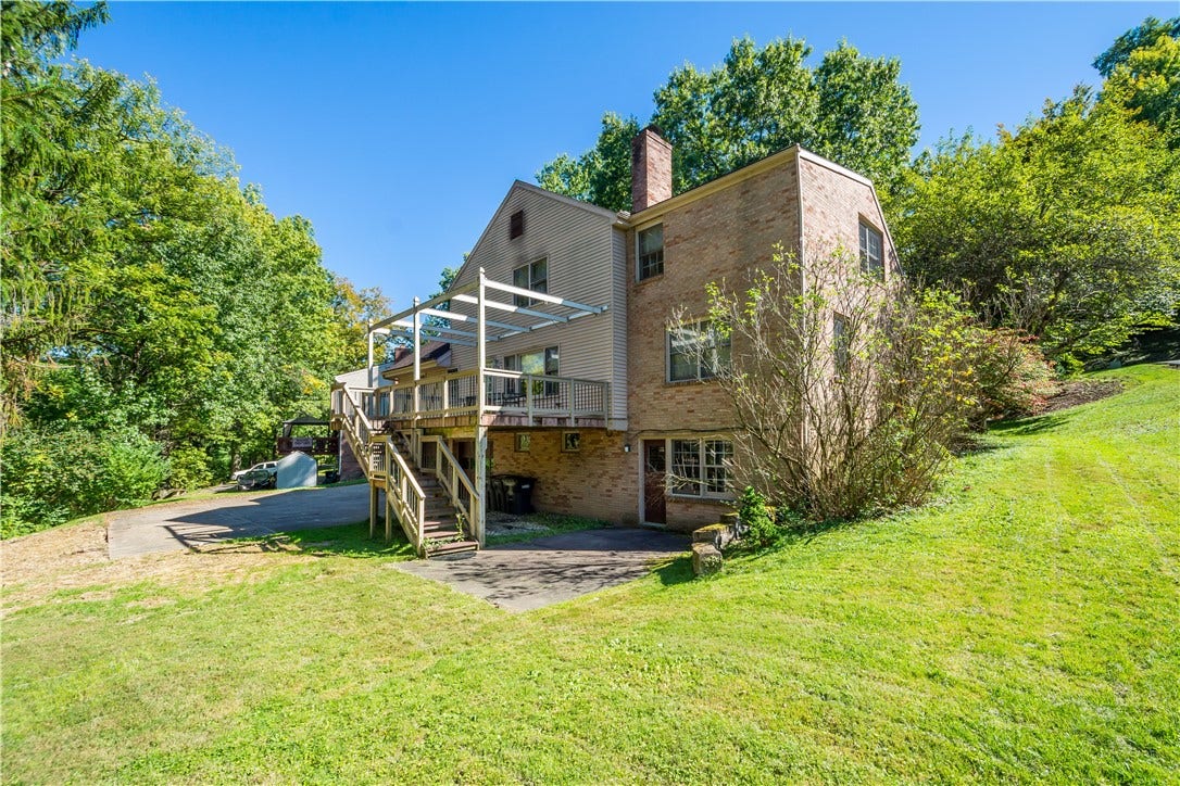 1693 Hathaway, Pittsburgh, PA 15241