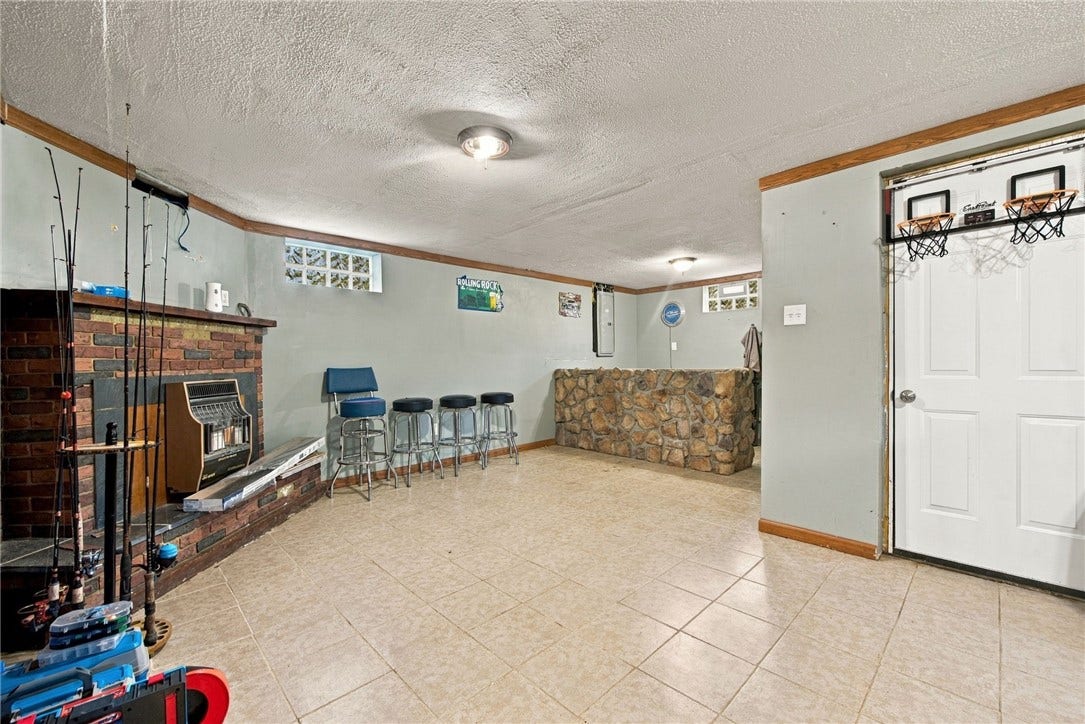 462 BARNEYS RUN ROAD, Fredericktown, PA 15333