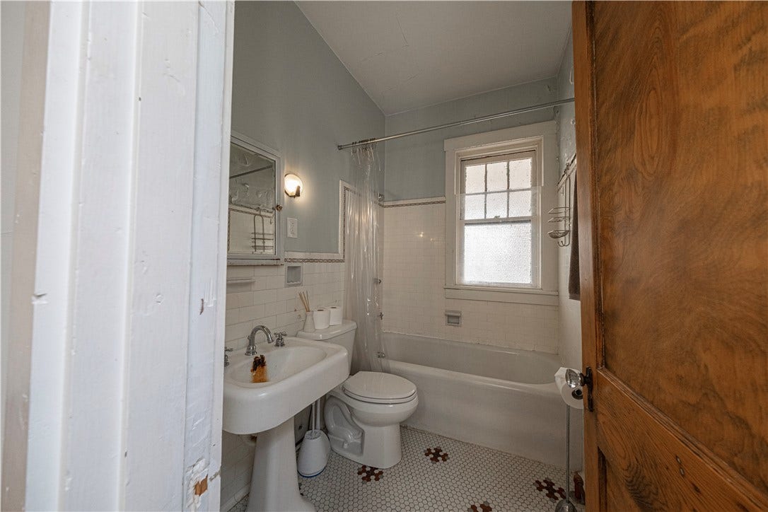 2828 Spring St, Pittsburgh, PA 15210 2828 Spring St, Pittsburgh, PA 15210