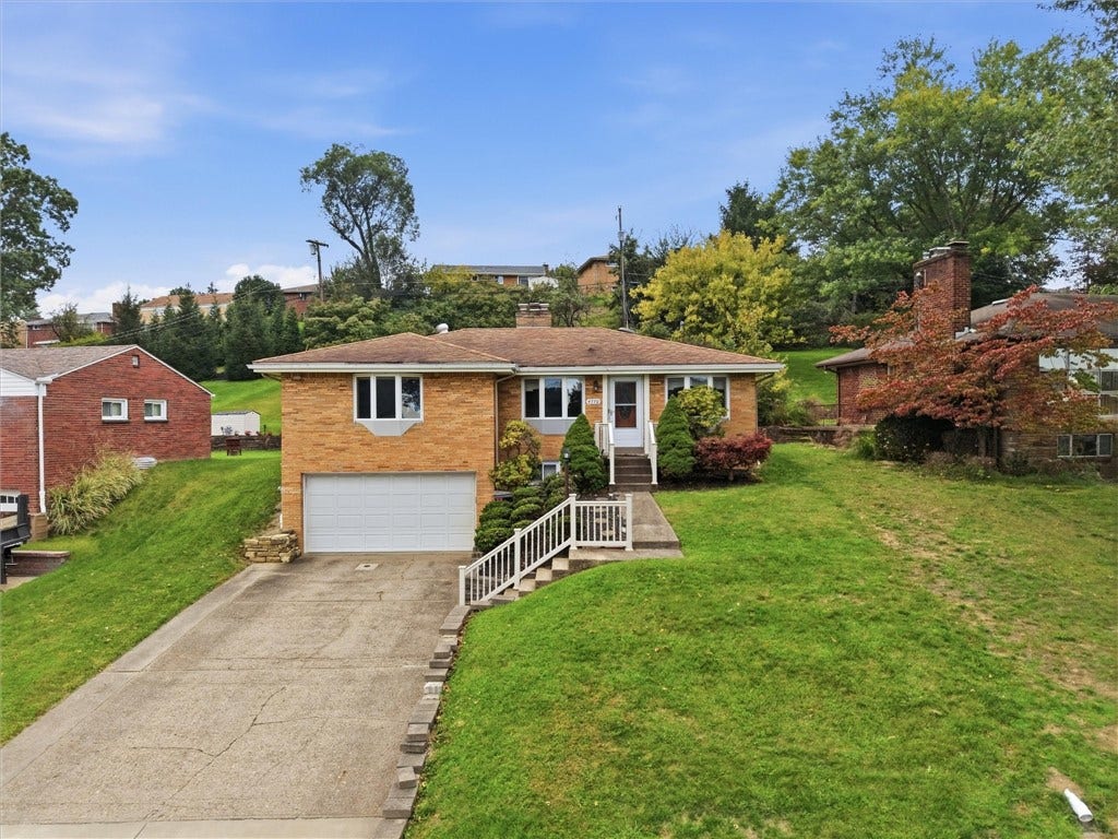 4770 Sherwood Dr, Pittsburgh, PA 15236 All brick structure with plenty of parking