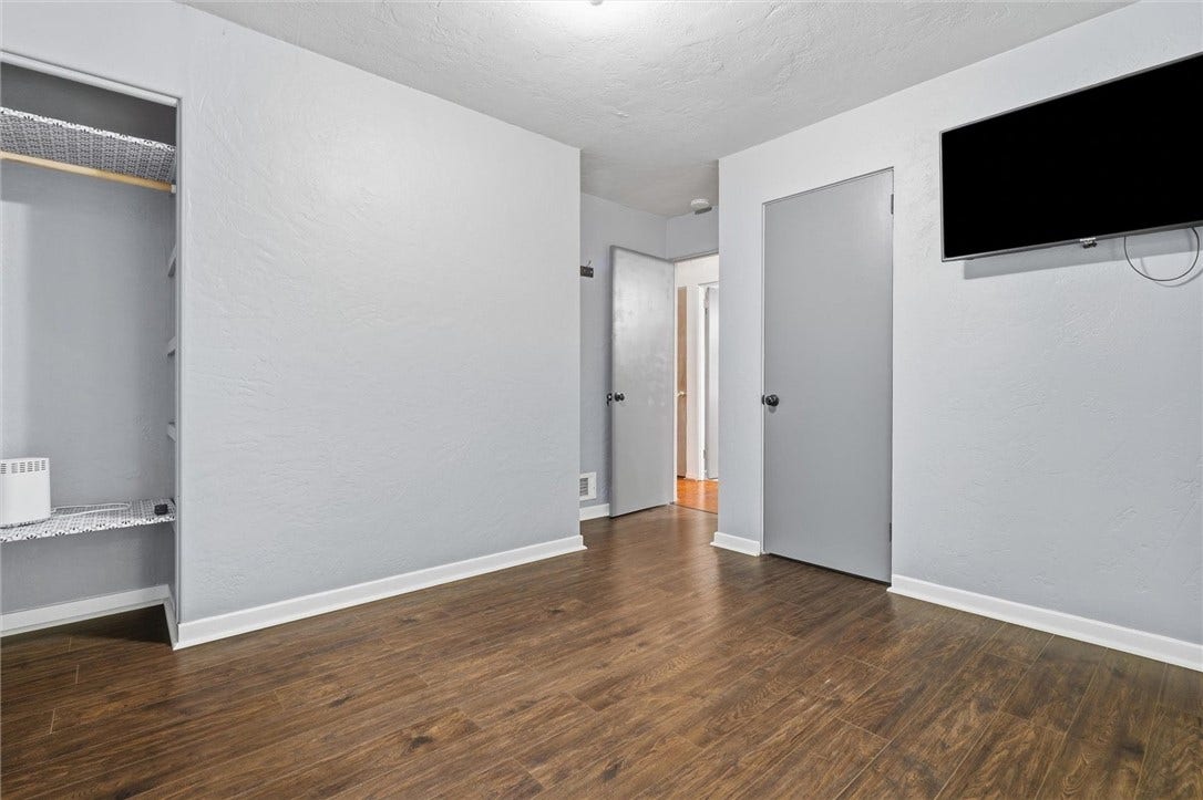 4770 Sherwood Dr, Pittsburgh, PA 15236 Bedroom no. 3