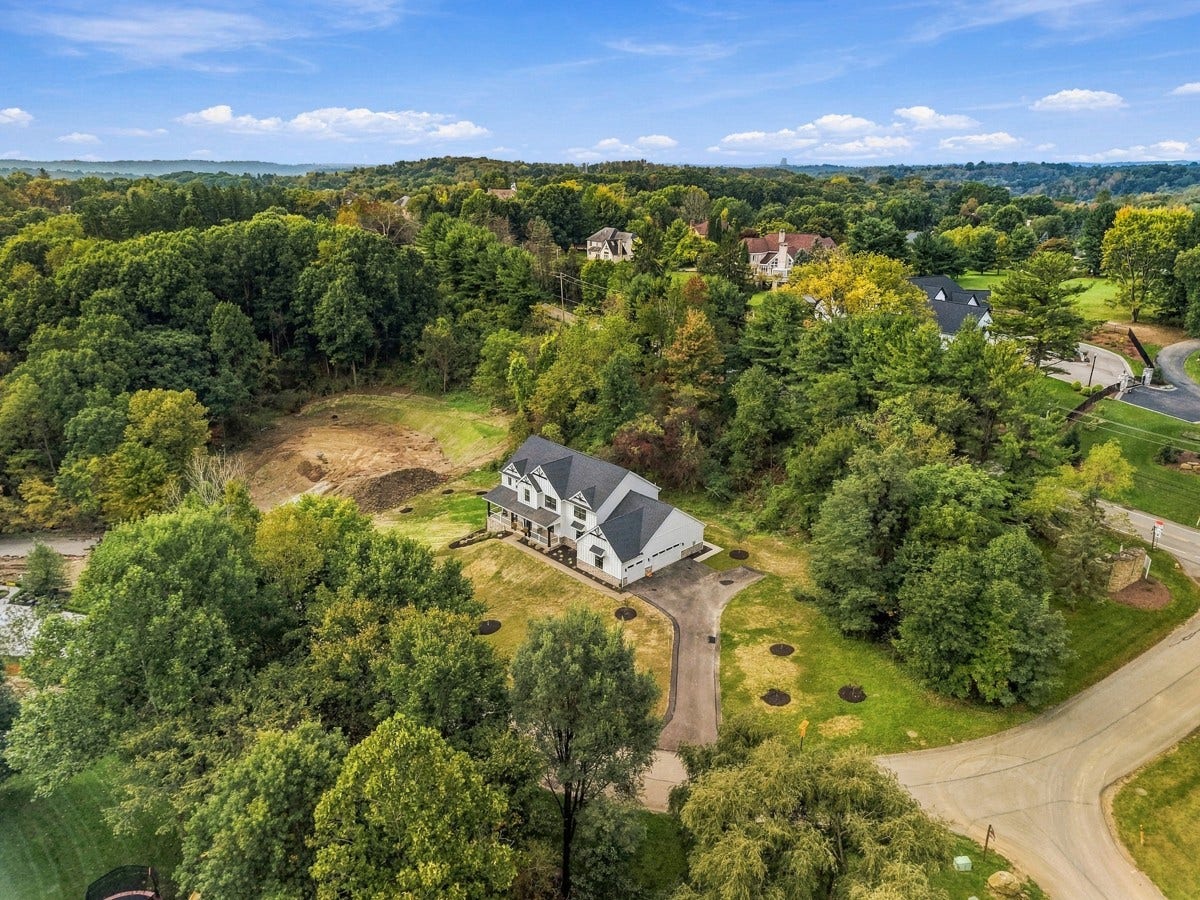 105 Old Indian Trail Rd, Pittsburgh, PA 15238 105 Old Indian Trail Rd, Pittsburgh, PA 15238