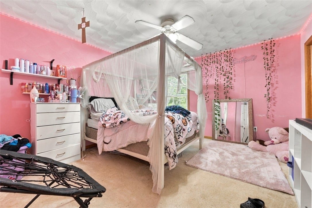 525 Hoover Rd, Pittsburgh, PA 15235 525 Hoover Rd, Pittsburgh, PA 15235