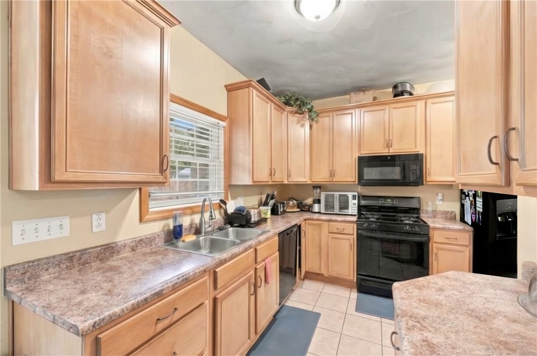 525 Hoover Rd, Pittsburgh, PA 15235 525 Hoover Rd, Pittsburgh, PA 15235