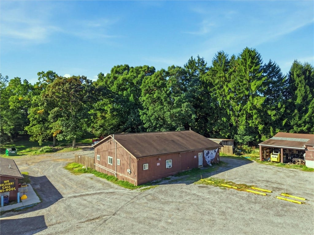 103 Serene Ln, Butler, PA 16002