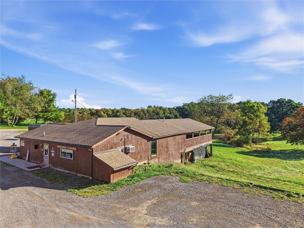103 Serene Ln, Butler, PA 16002