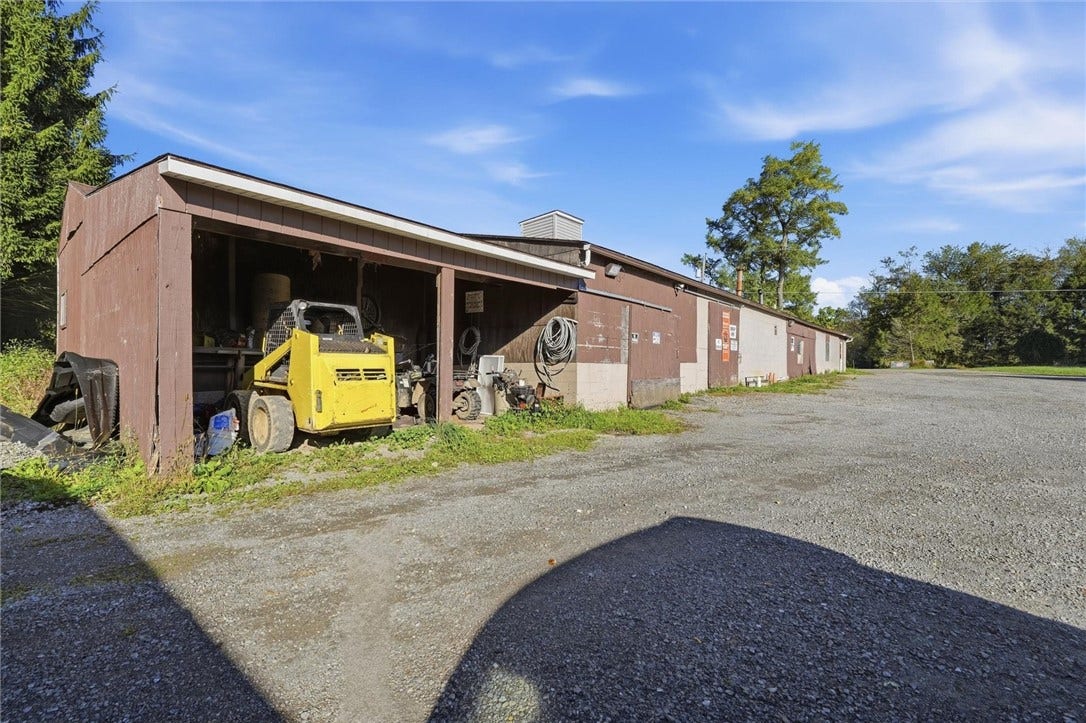 103 Serene Ln, Butler, PA 16002
