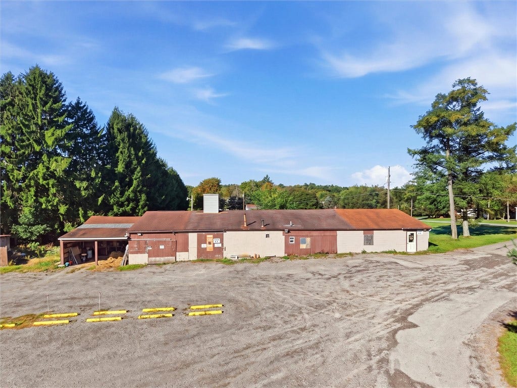 103 Serene Ln, Butler, PA 16002