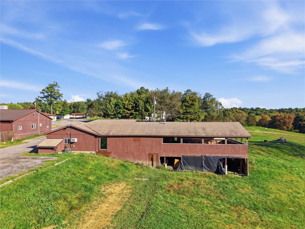103 Serene Ln, Butler, PA 16002