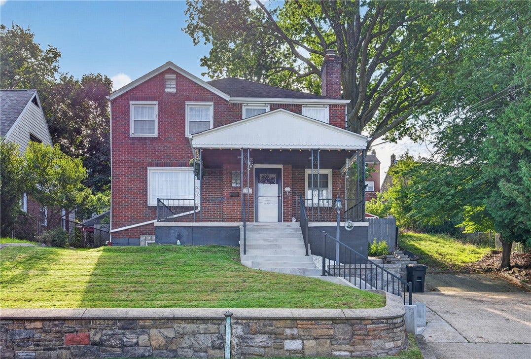 1542 Hawthorne St, 3BR, 2.5 bath home for lease