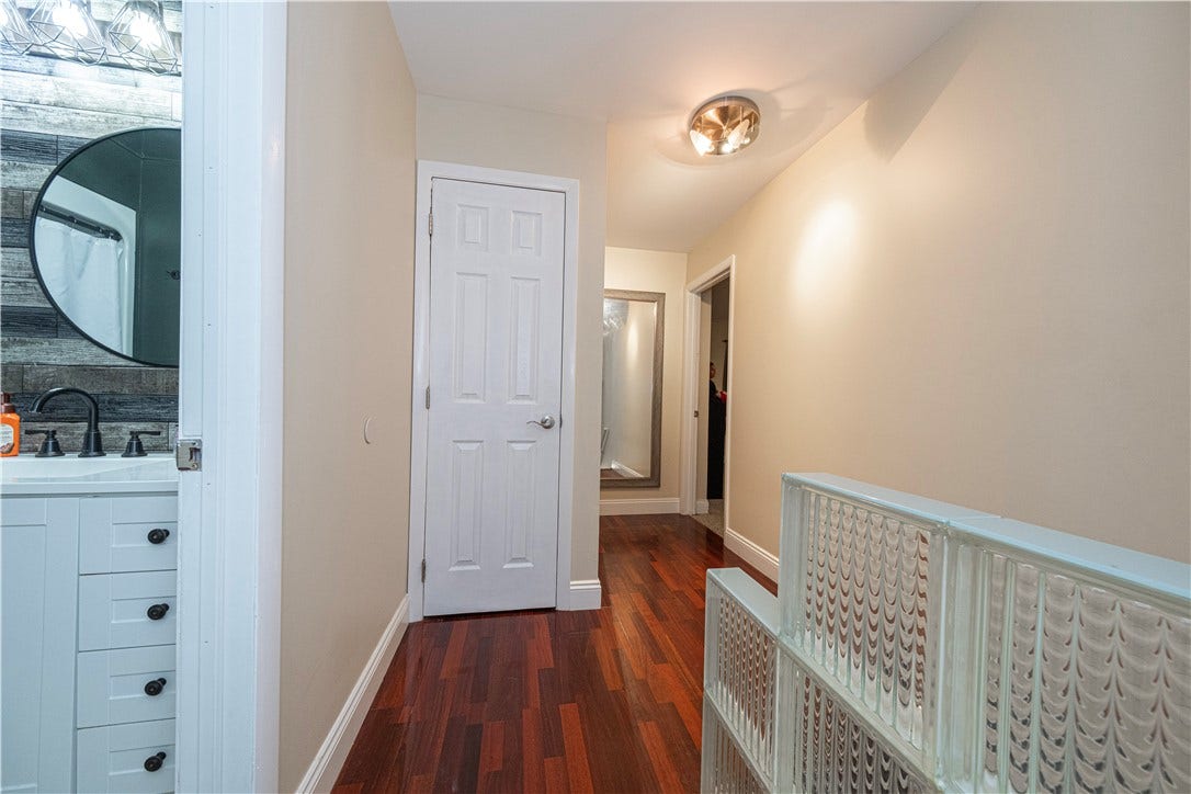 746 Carriage Cir, Pittsburgh, PA 15205 Upstairs Hallway