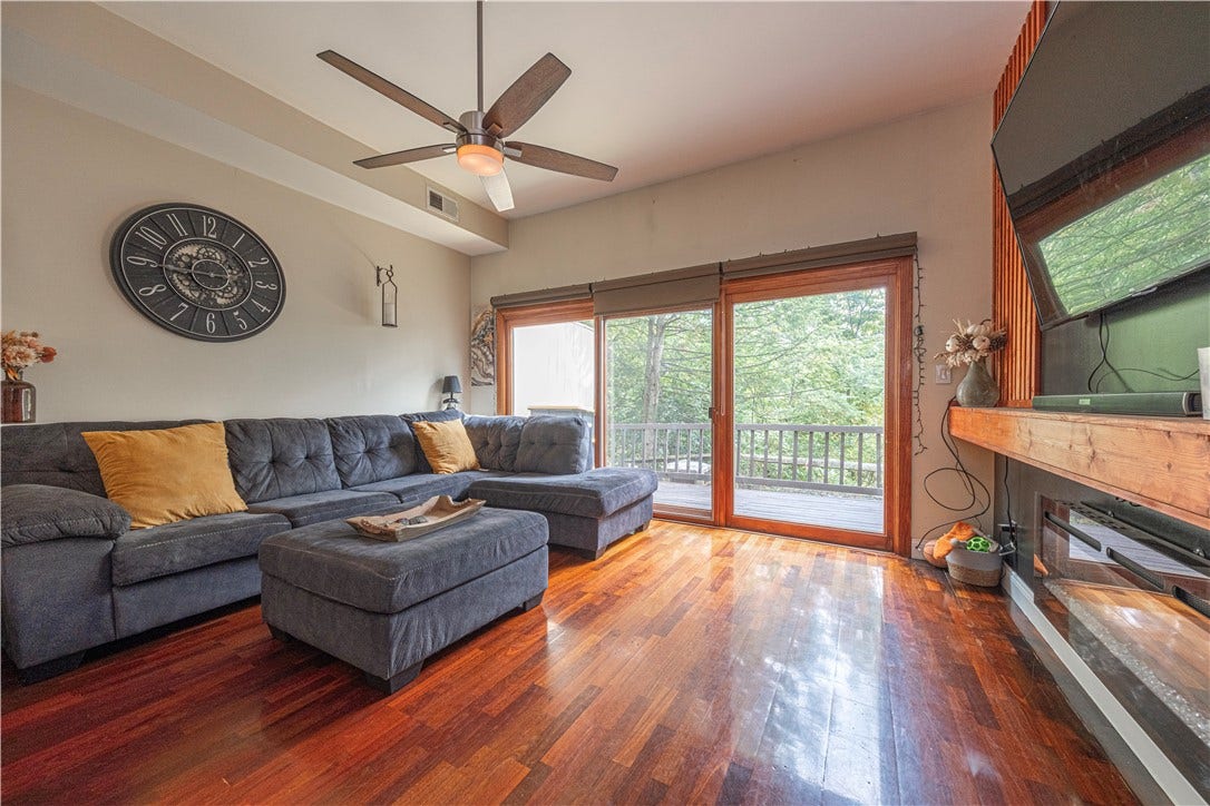 746 Carriage Cir, Pittsburgh, PA 15205 Living Room with custom wall