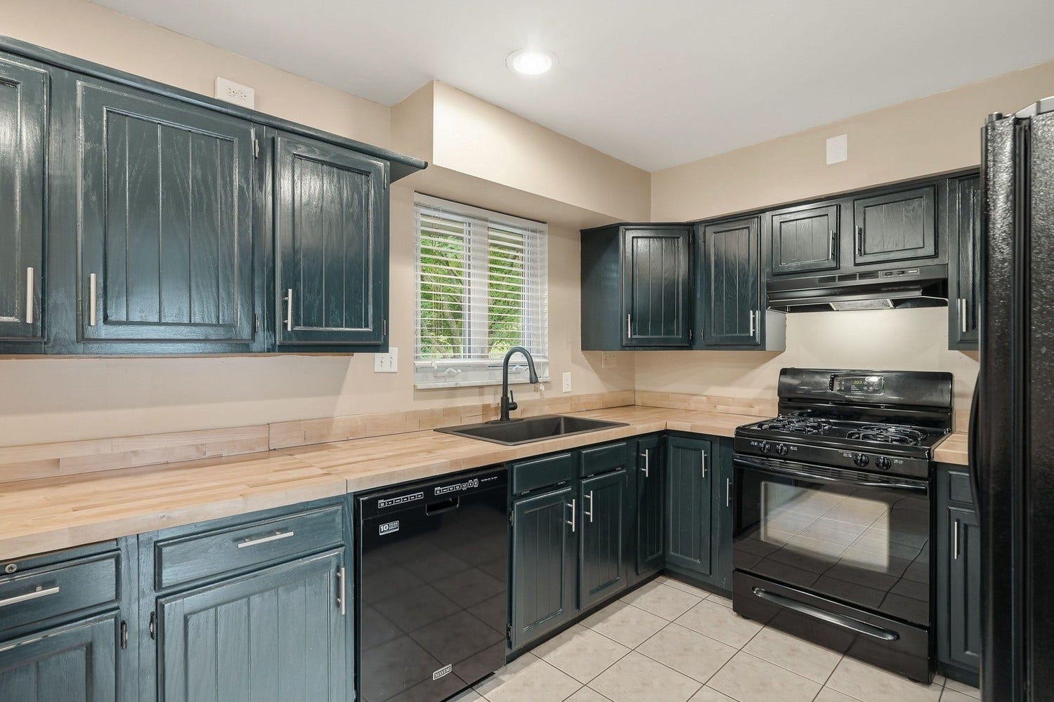 2019 Arnold Acres Drive, Pittsburgh, PA 15205