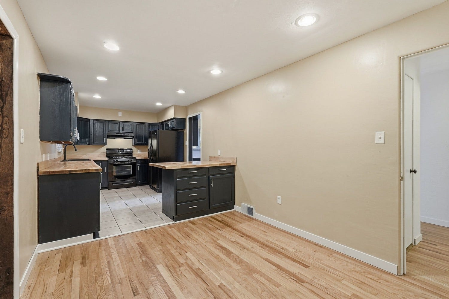 2019 Arnold Acres Drive, Pittsburgh, PA 15205