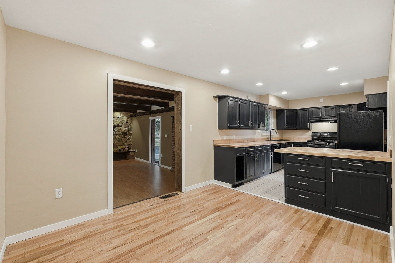 2019 Arnold Acres Drive, Pittsburgh, PA 15205