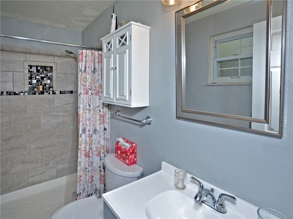 349 Oak Rd, Pittsburgh, PA 15239 349 Oak Rd, Pittsburgh, PA 15239