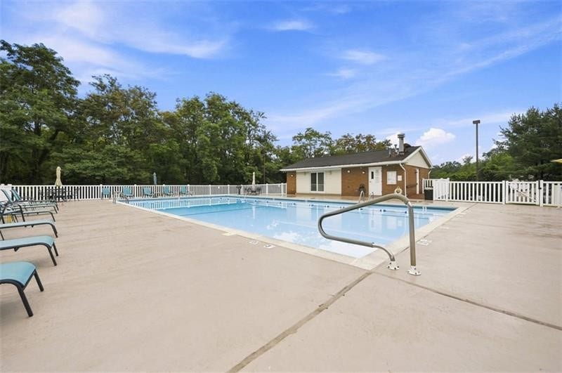599 Newport Dr, Pittsburgh, PA 15235 599 Newport Dr, Pittsburgh, PA 15235