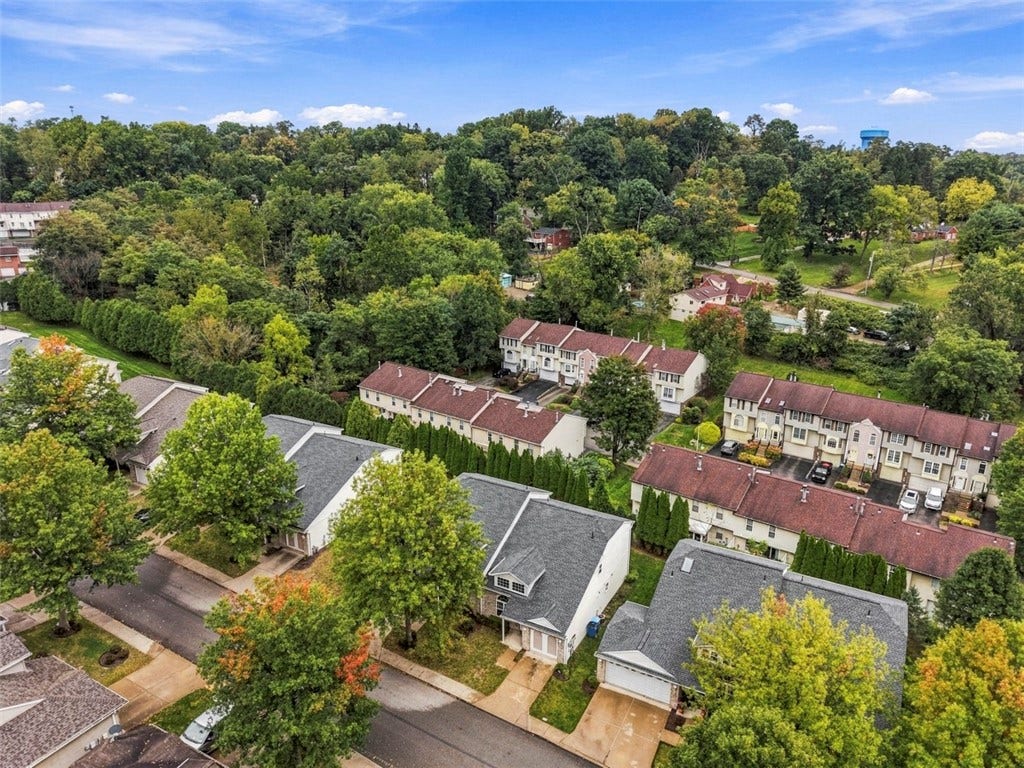 599 Newport Dr, Pittsburgh, PA 15235 599 Newport Dr, Pittsburgh, PA 15235