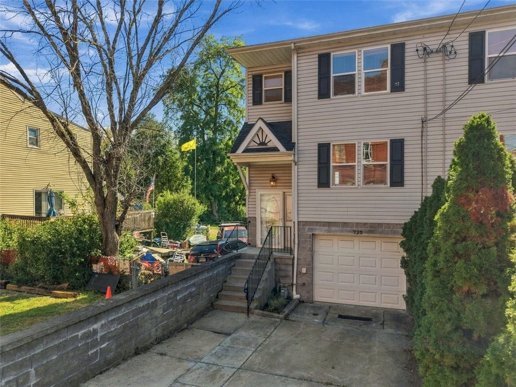 723 Edmond St, Pittsburgh, PA 15224 723 Edmond St, Pittsburgh, PA 15224