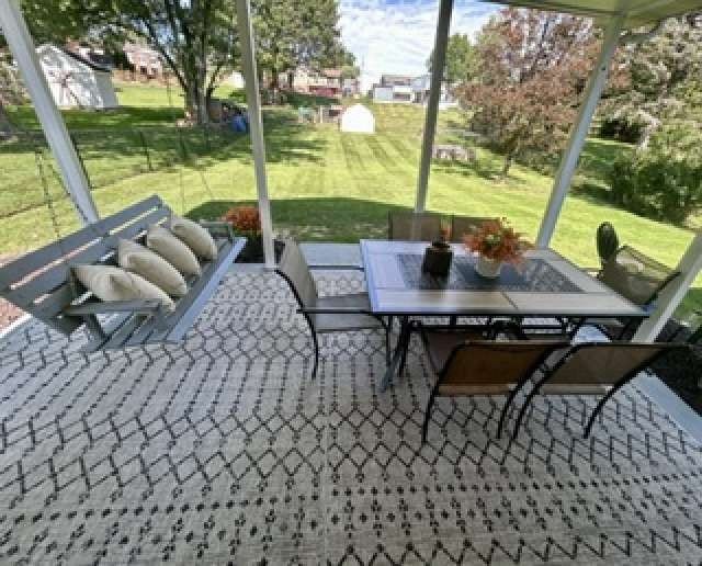 126 Mohican Dr, Greensburg, PA 15601