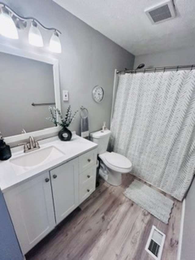 126 Mohican Dr, Greensburg, PA 15601
