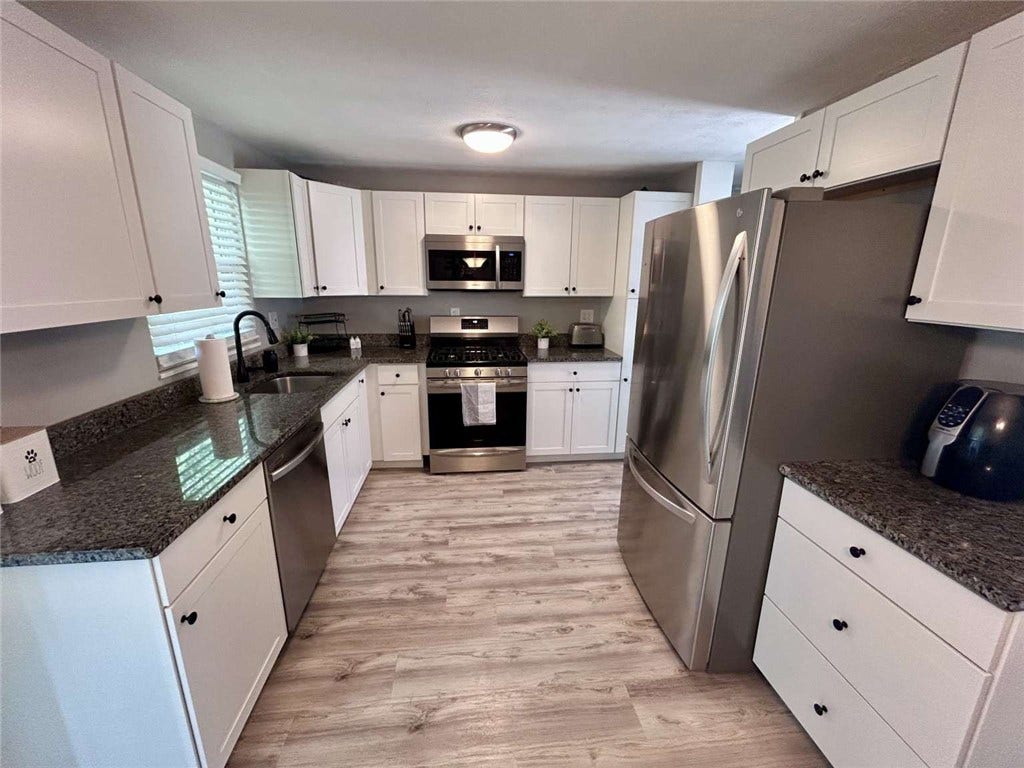 126 Mohican Dr, Greensburg, PA 15601