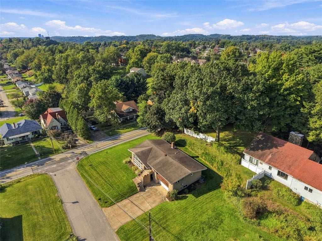 125 Schar Ct, Pittsburgh, PA 15209