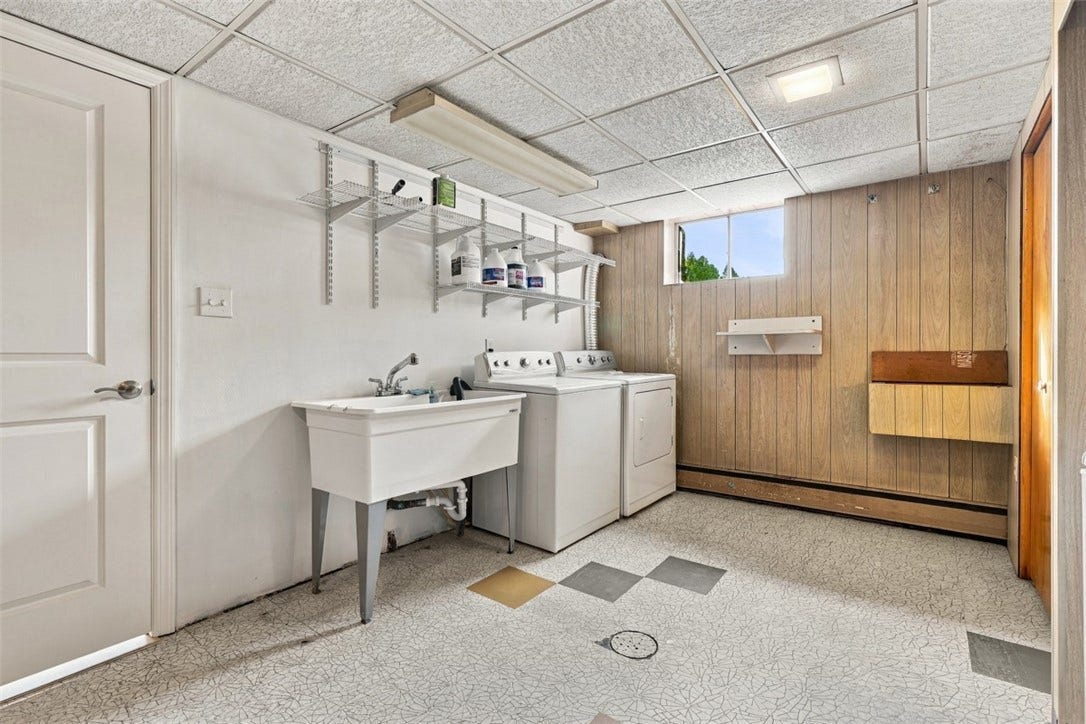 Laundry/utility room