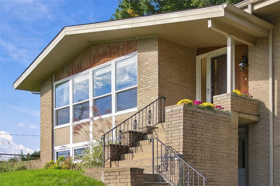 125 Schar Ct, Pittsburgh, PA 15209