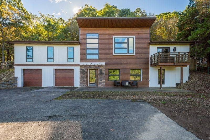1645 Pegher Lane, Sewickley, PA 15143