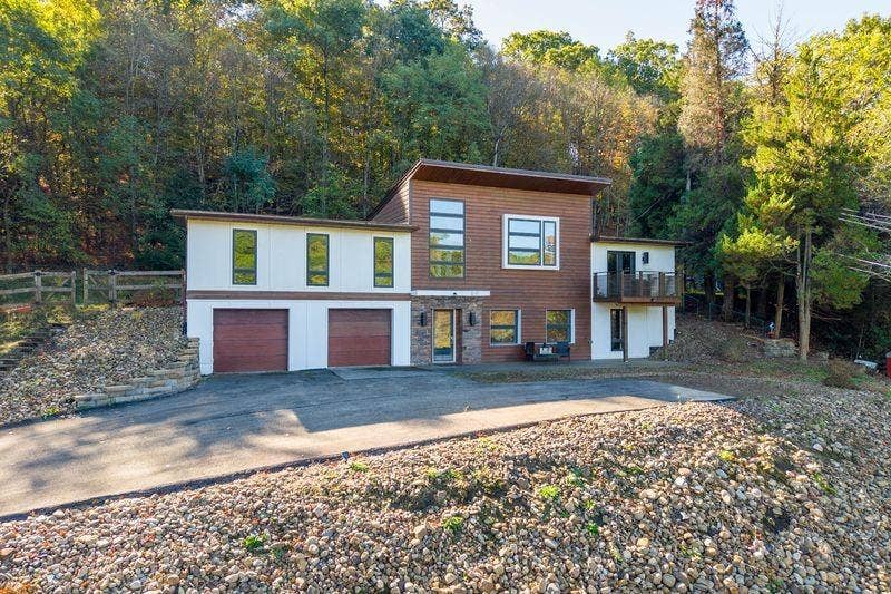 1645 Pegher Lane, Sewickley, PA 15143