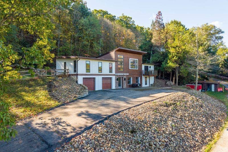 1645 Pegher Lane, Sewickley, PA 15143