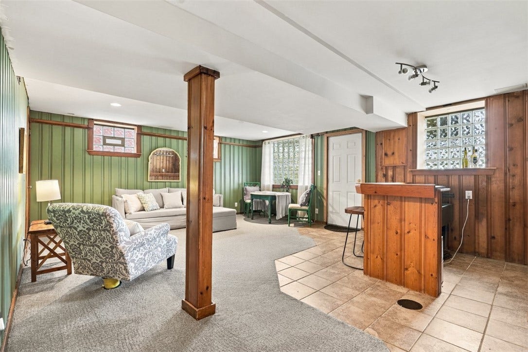 1118 Girard Rd, Pittsburgh, PA 15227 1118 Girard Rd, Pittsburgh, PA 15227