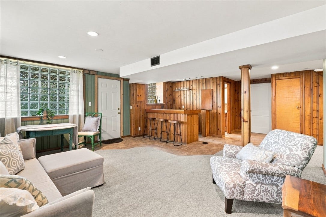1118 Girard Rd, Pittsburgh, PA 15227 1118 Girard Rd, Pittsburgh, PA 15227
