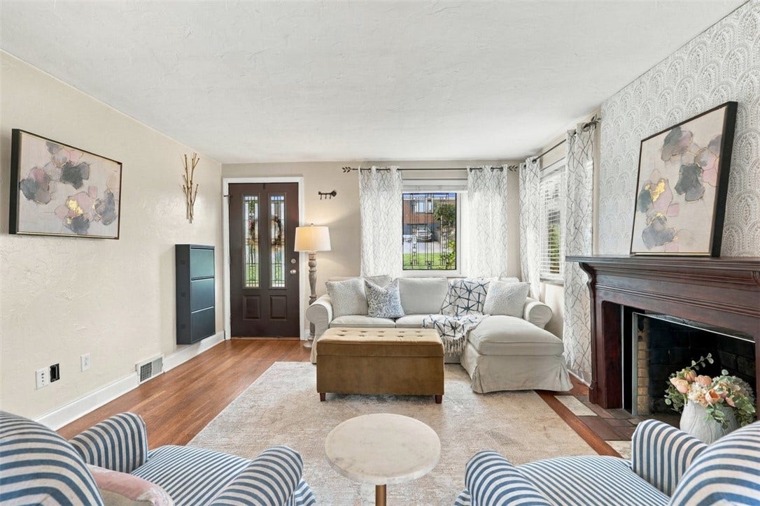 1118 Girard Rd, Pittsburgh, PA 15227 1118 Girard Rd, Pittsburgh, PA 15227
