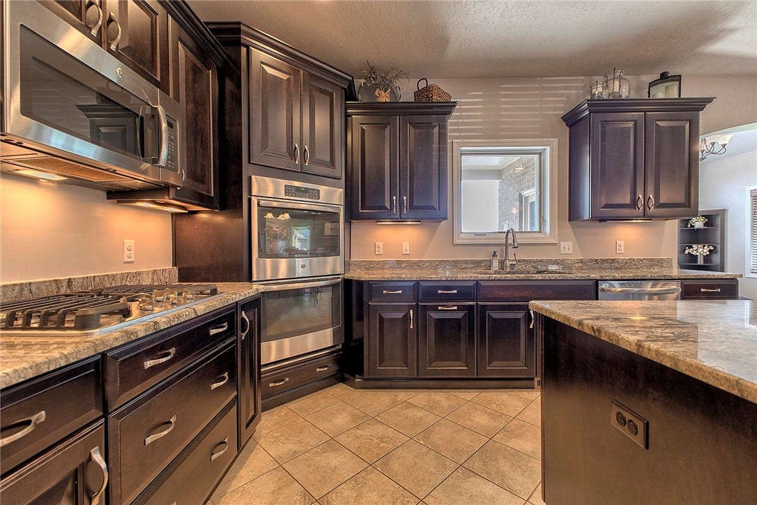 7521 Natalie Ln, North Huntingdon, PA 15642