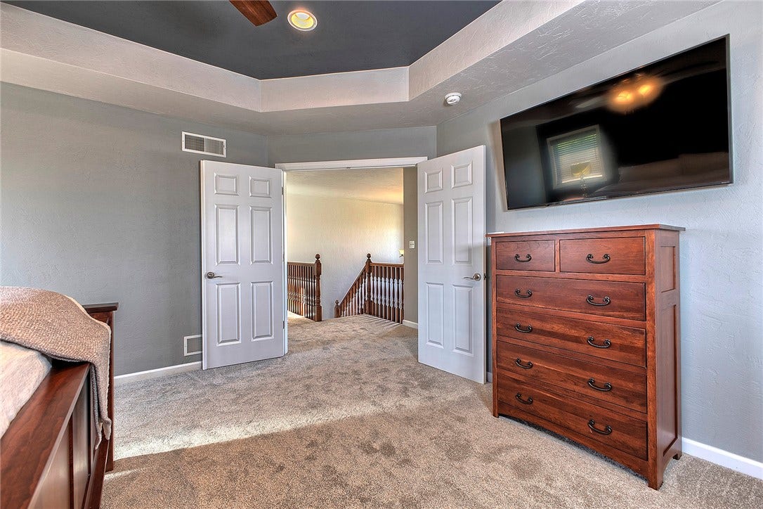 7521 Natalie Ln, North Huntingdon, PA 15642