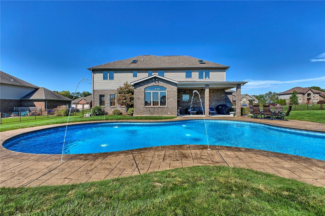7521 Natalie Ln, North Huntingdon, PA 15642