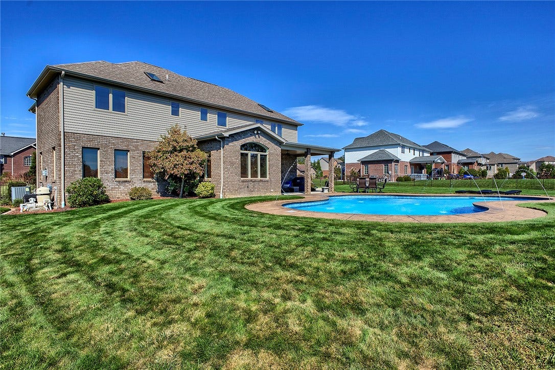 7521 Natalie Ln, North Huntingdon, PA 15642