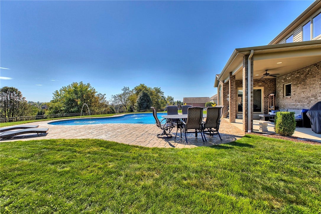 7521 Natalie Ln, North Huntingdon, PA 15642