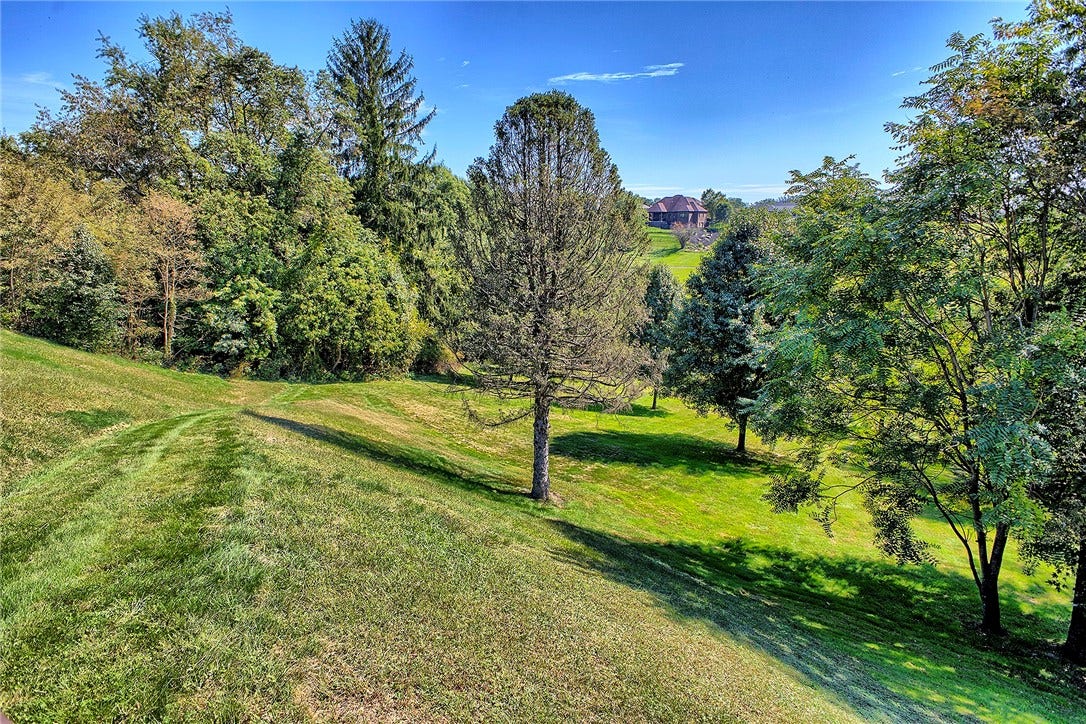 7521 Natalie Ln, North Huntingdon, PA 15642