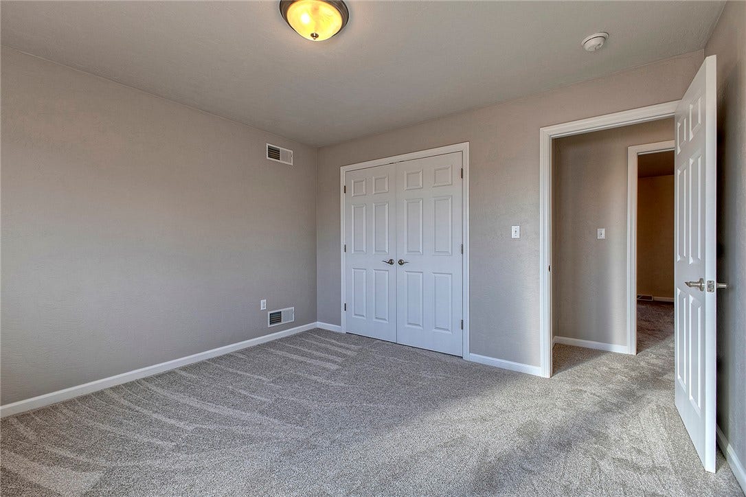 7521 Natalie Ln, North Huntingdon, PA 15642