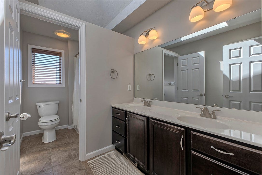 7521 Natalie Ln, North Huntingdon, PA 15642