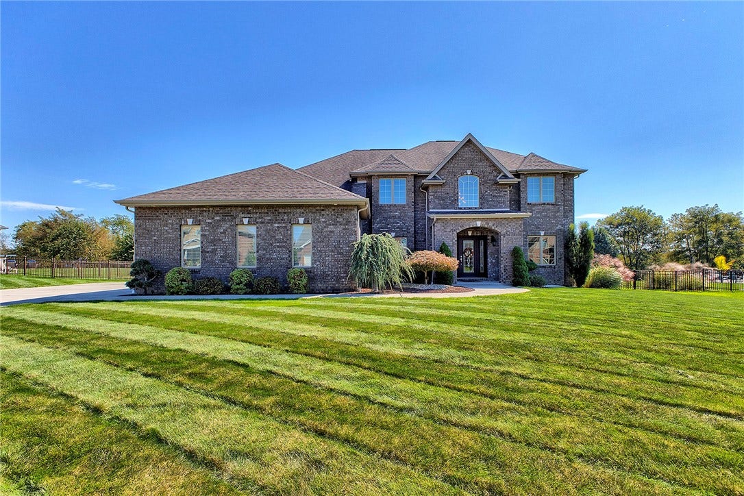 7521 Natalie Ln, North Huntingdon, PA 15642