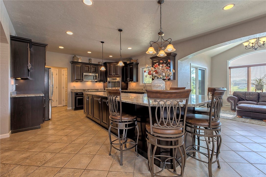 7521 Natalie Ln, North Huntingdon, PA 15642
