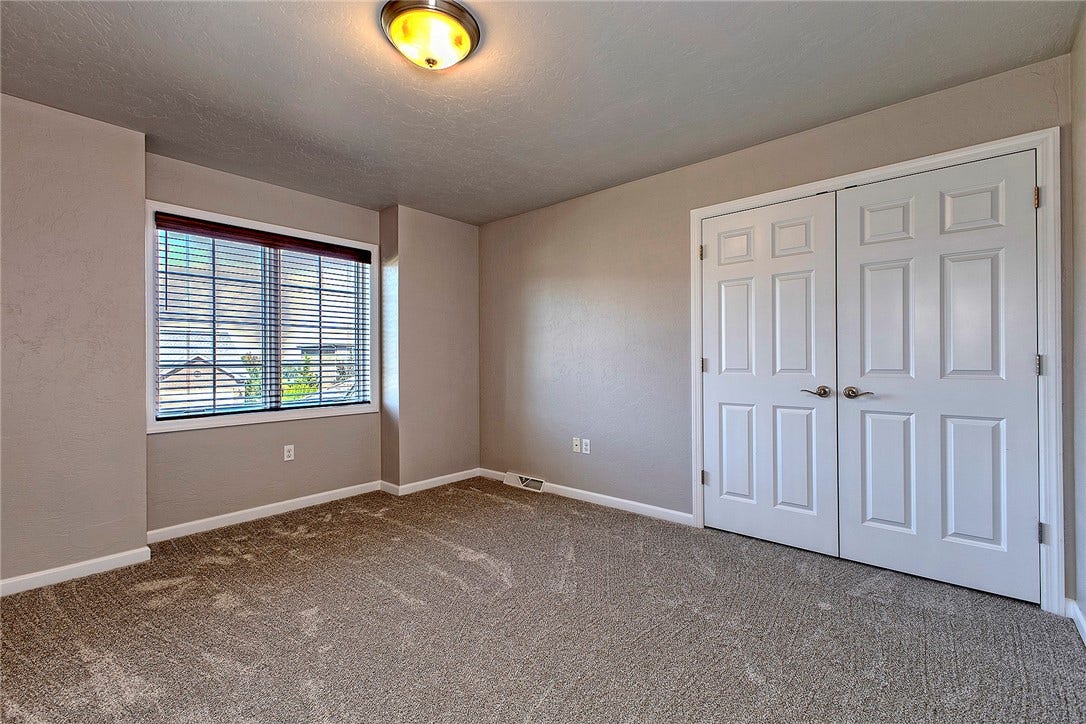7521 Natalie Ln, North Huntingdon, PA 15642