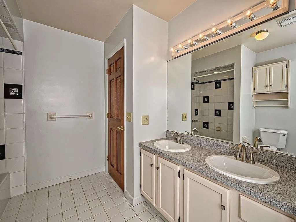 107 Fox Ridge Farms Dr, Pittsburgh, PA 15215 107 Fox Ridge Farms Dr, Pittsburgh, PA 15215