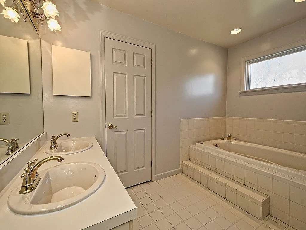 107 Fox Ridge Farms Dr, Pittsburgh, PA 15215 107 Fox Ridge Farms Dr, Pittsburgh, PA 15215