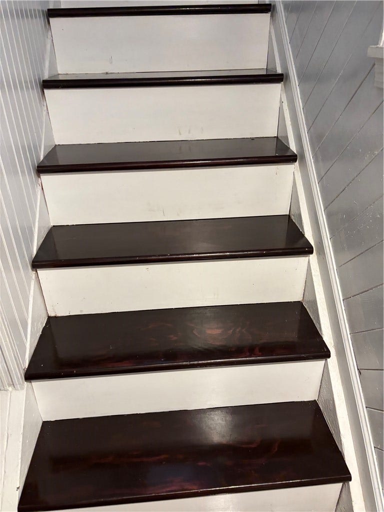 1008 Fidelity, Pittsburgh, PA 15236 finished hardwood stairs