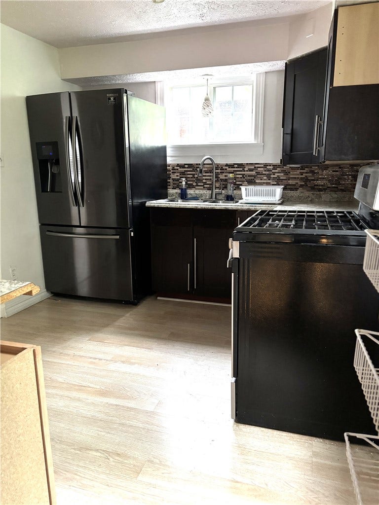 1008 Fidelity, Pittsburgh, PA 15236 updated kitchen